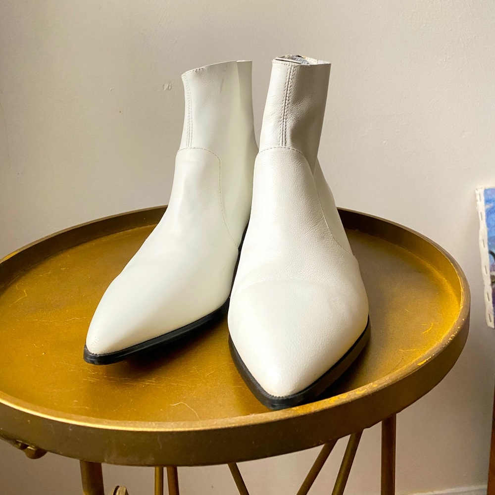 STEVE MADDEN Leather Chelsea Boot